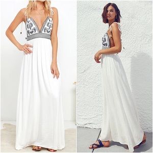 Lulus “By The Seaside” Maxi Paisley Backless Dress